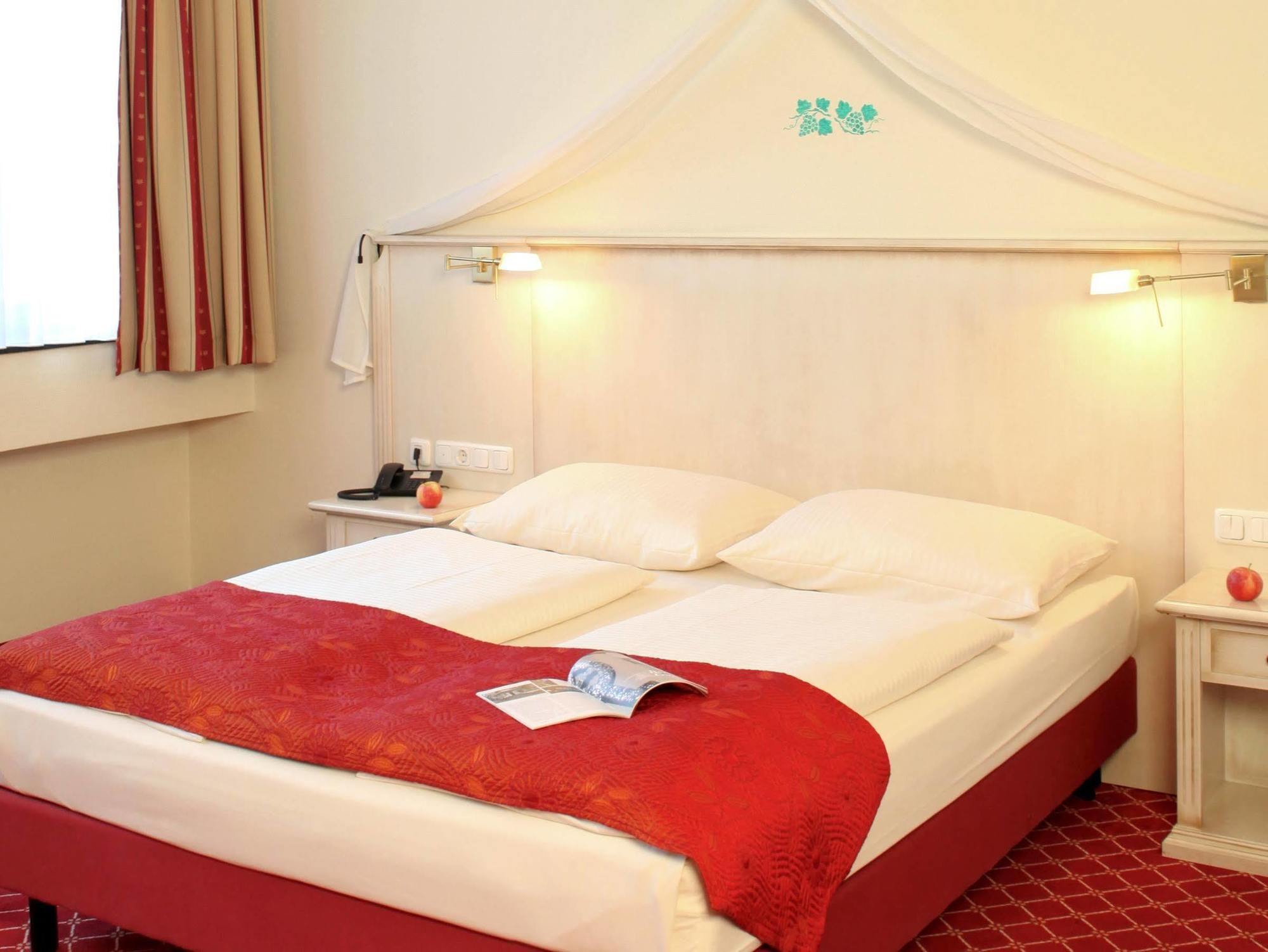 Hotel Chateau Kurfuerstendamm Berlijn Buitenkant foto